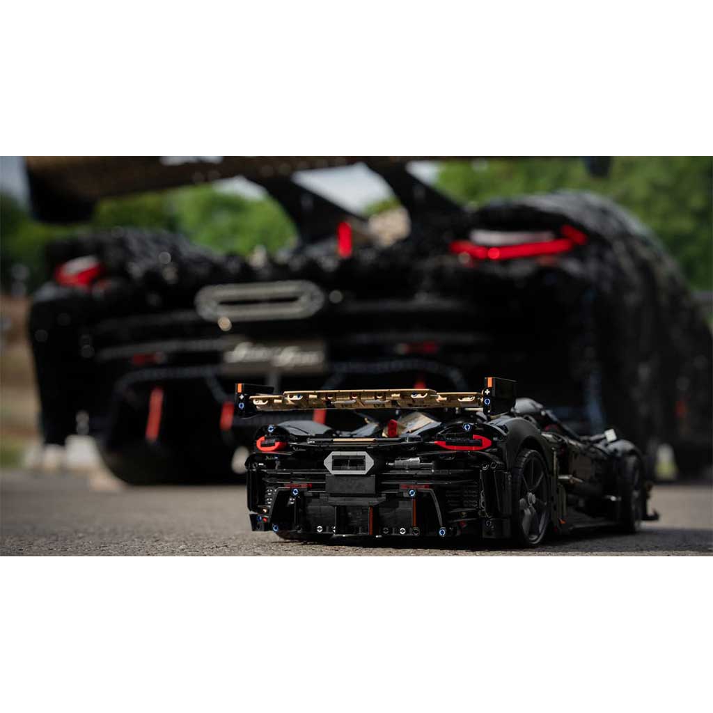 imagen de LEGO® Technic: Koenigsegg Sadair's Spear supercoche (42232) 9