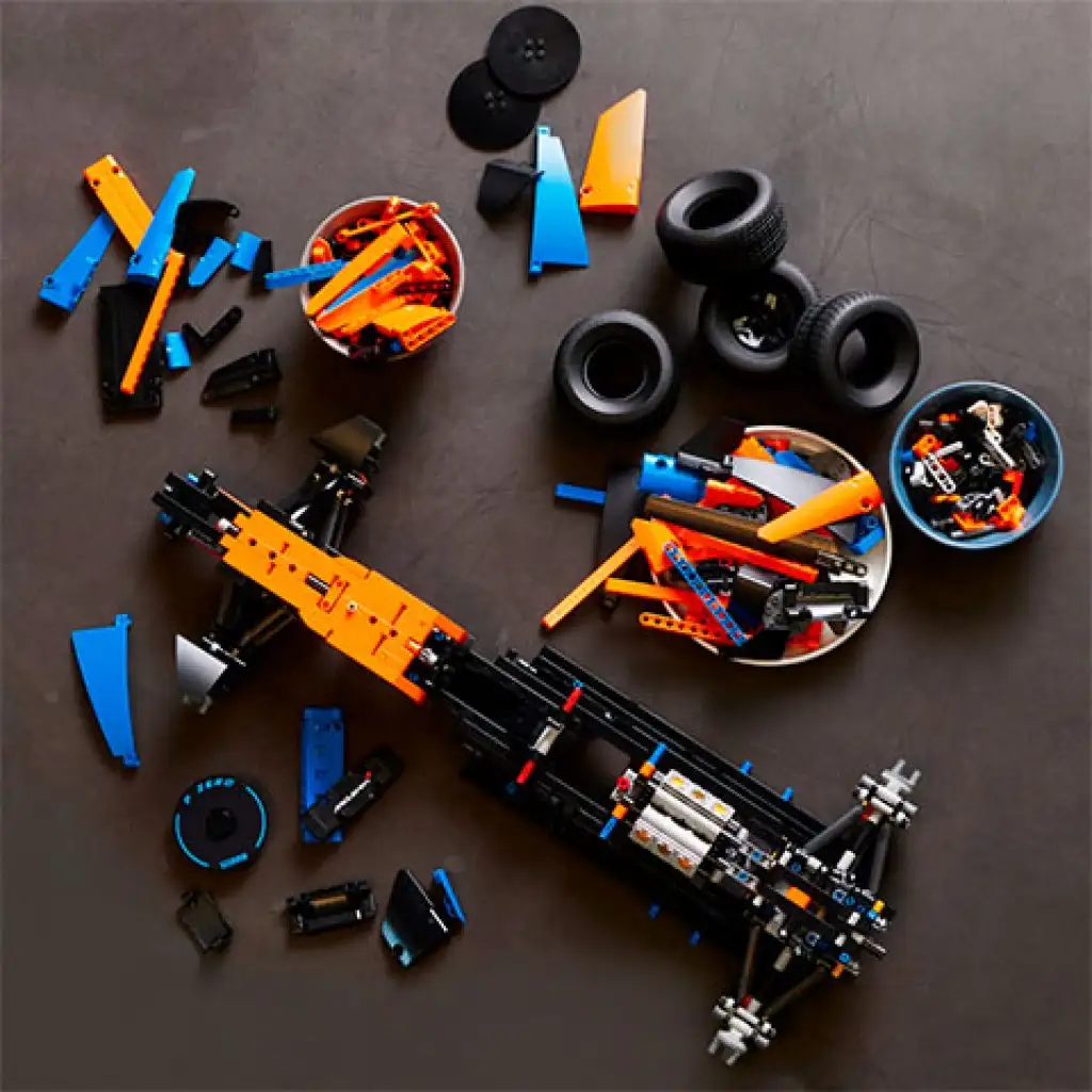 imagen de LEGO® Technic: McLaren Fórmula 1™ coche de carreras (42141) 6