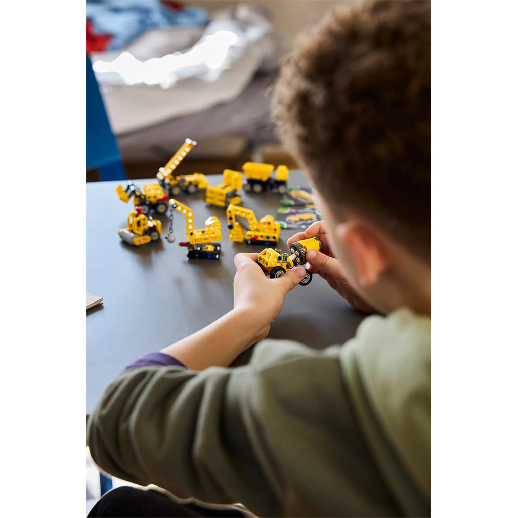 imagen de LEGO® Technic: Mini Maquinarias (42233) 7