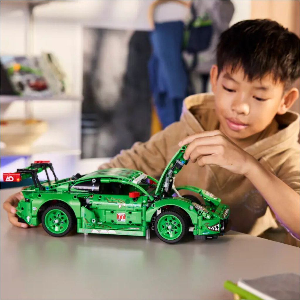 imagen de LEGO® Technic: Porsche 911 GT3 R REXY AO Racing coche (42224) 6