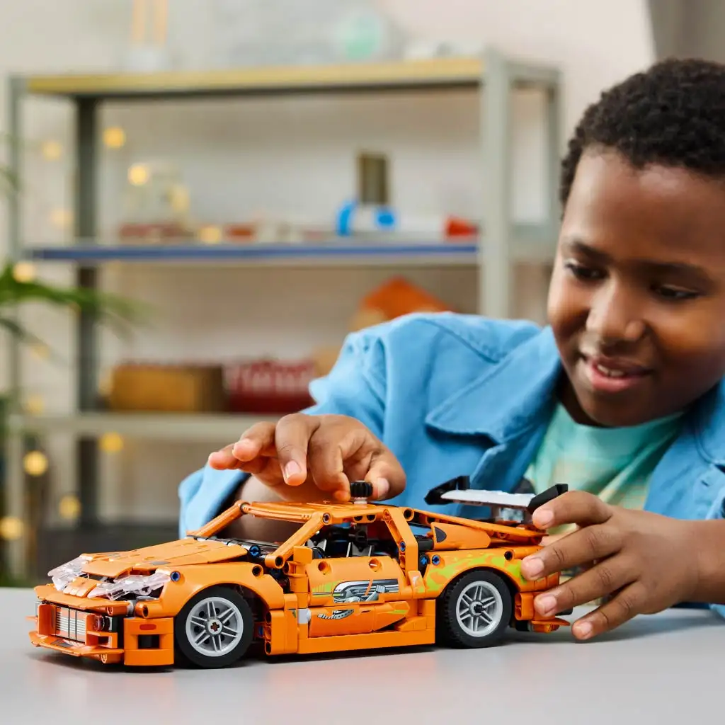 imagen de LEGO® Technic: Rápido y Furioso Toyota Supra MK4 (42204) 4