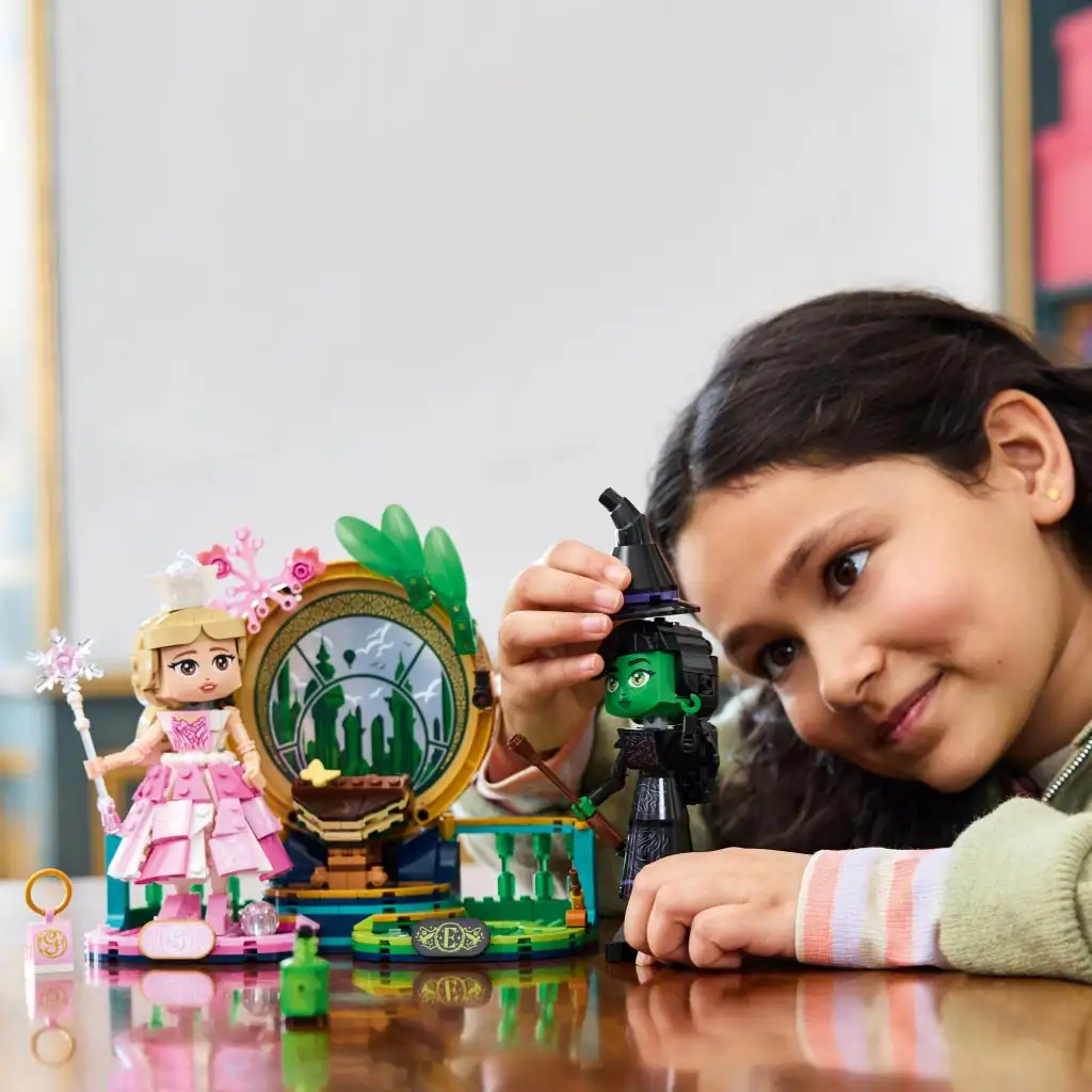 imagen de LEGO® Wicked: figuras de Elphaba y Glinda (75682) 3
