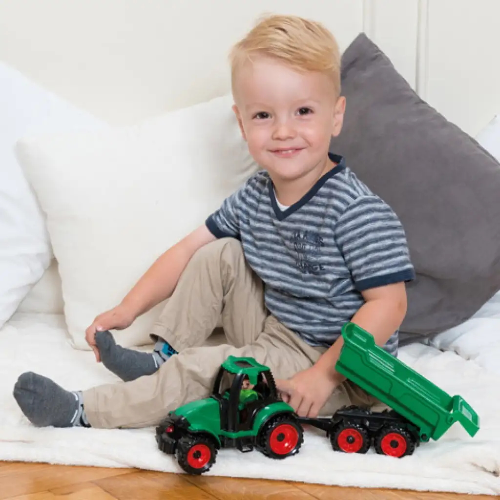 imagen de LENA: Camiónes tractor con remolque y figura 36cm 4