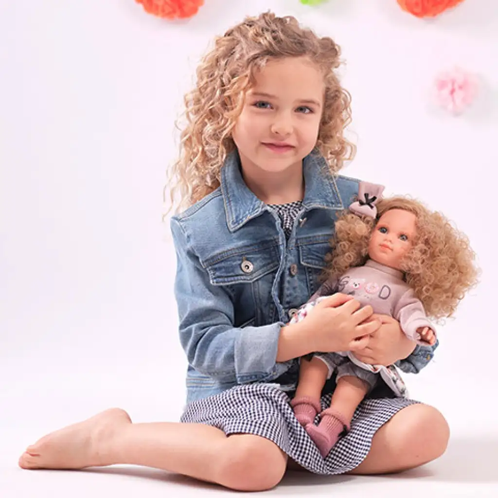 imagen de Llorens: Elena muñeca con vestido de tul y flores, con cabello rizado rubio de 35 cm 4