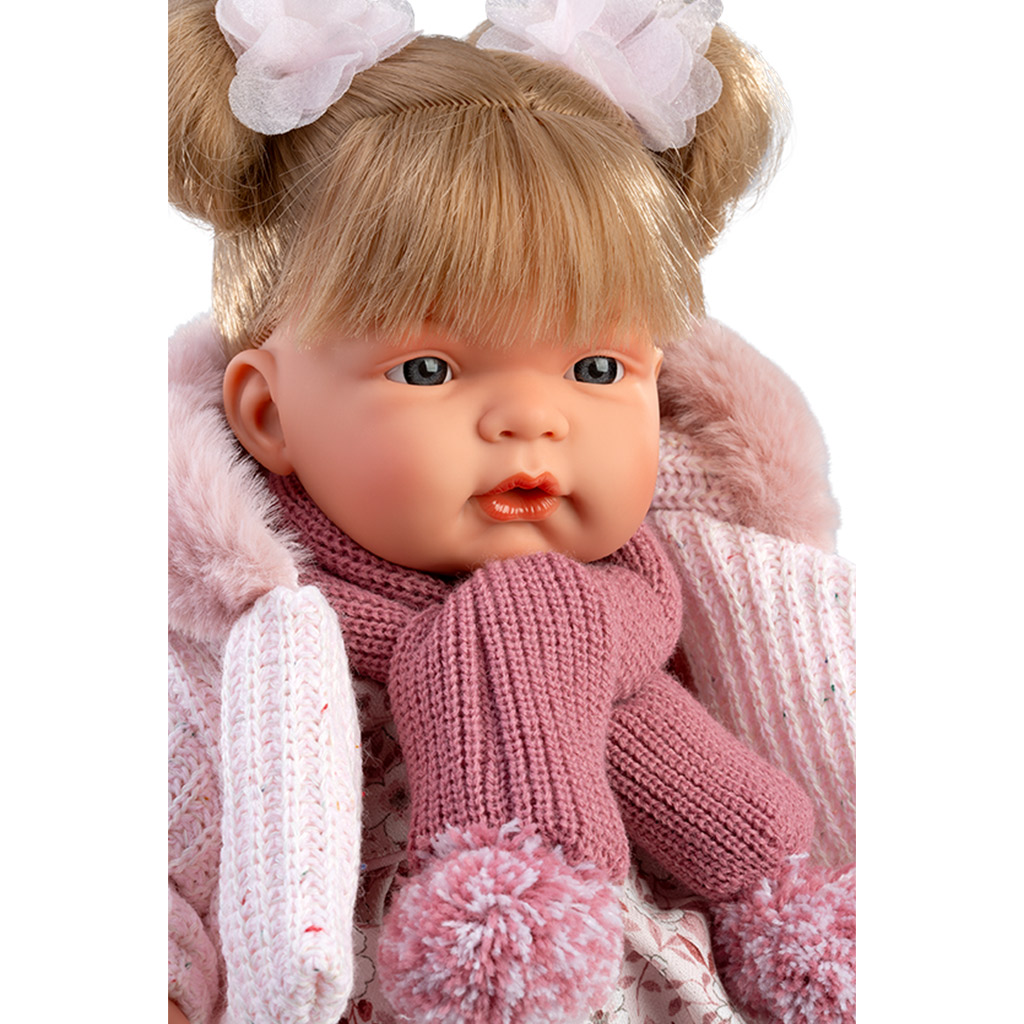 imagen de Llorens: Joelle muñeca llorona de 38 cm con bufanda con pompones 4