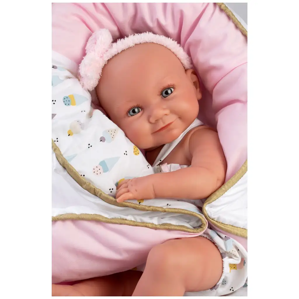 imagen de Llorens: Nica muñeca recién nacida de 40 cm con ropa de estampado de helado y cuna 3