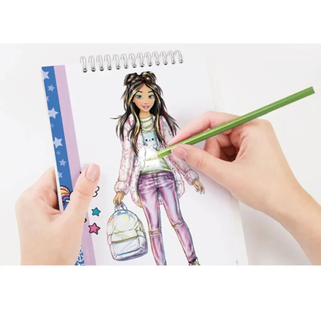 imagen de Make it Real: Cuaderno de diseño de moda con accesorios - Ropa moderna 5