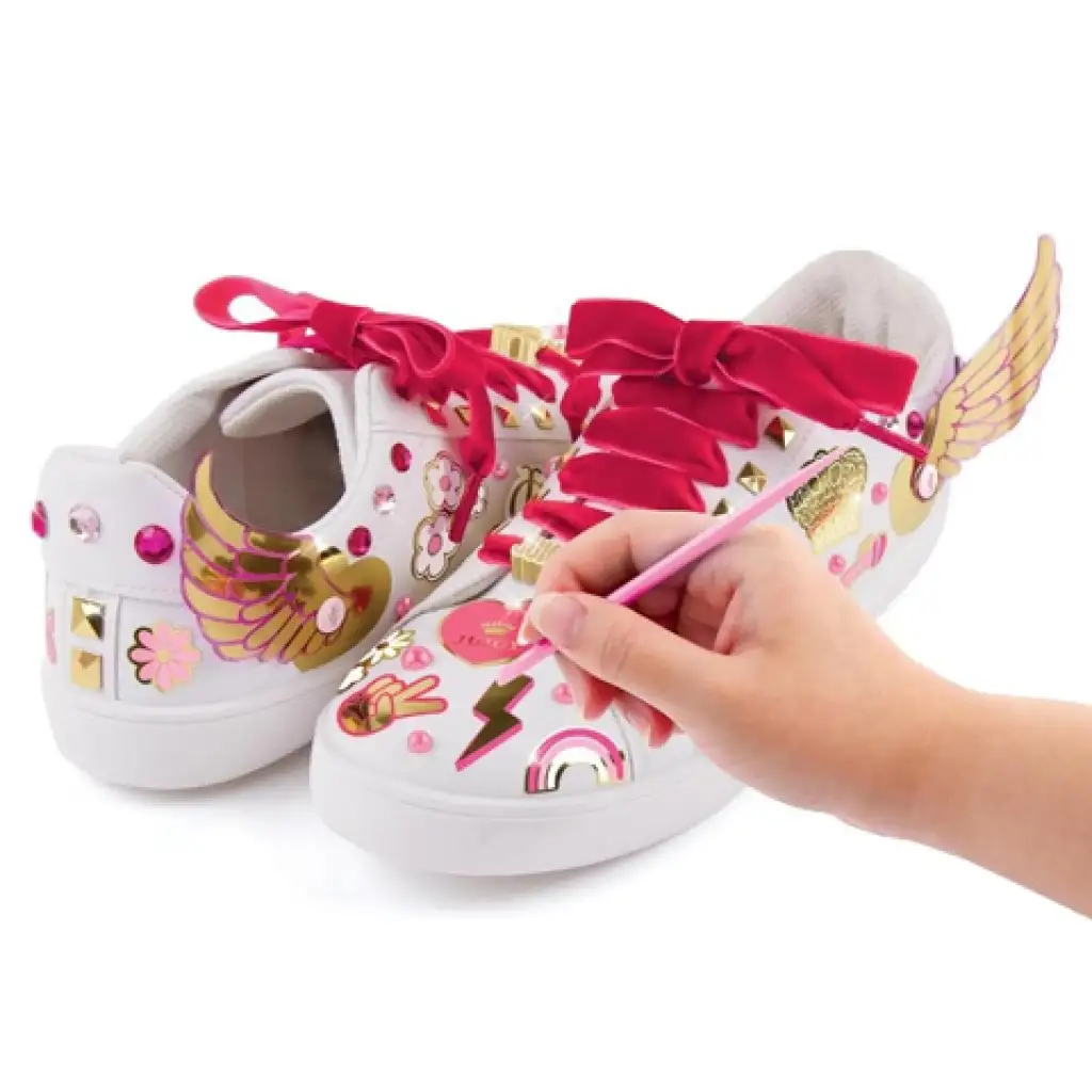 imagen de Make it Real: Juicy Couture -  Set creativo de decoración de zapatos Sticker Chic 4