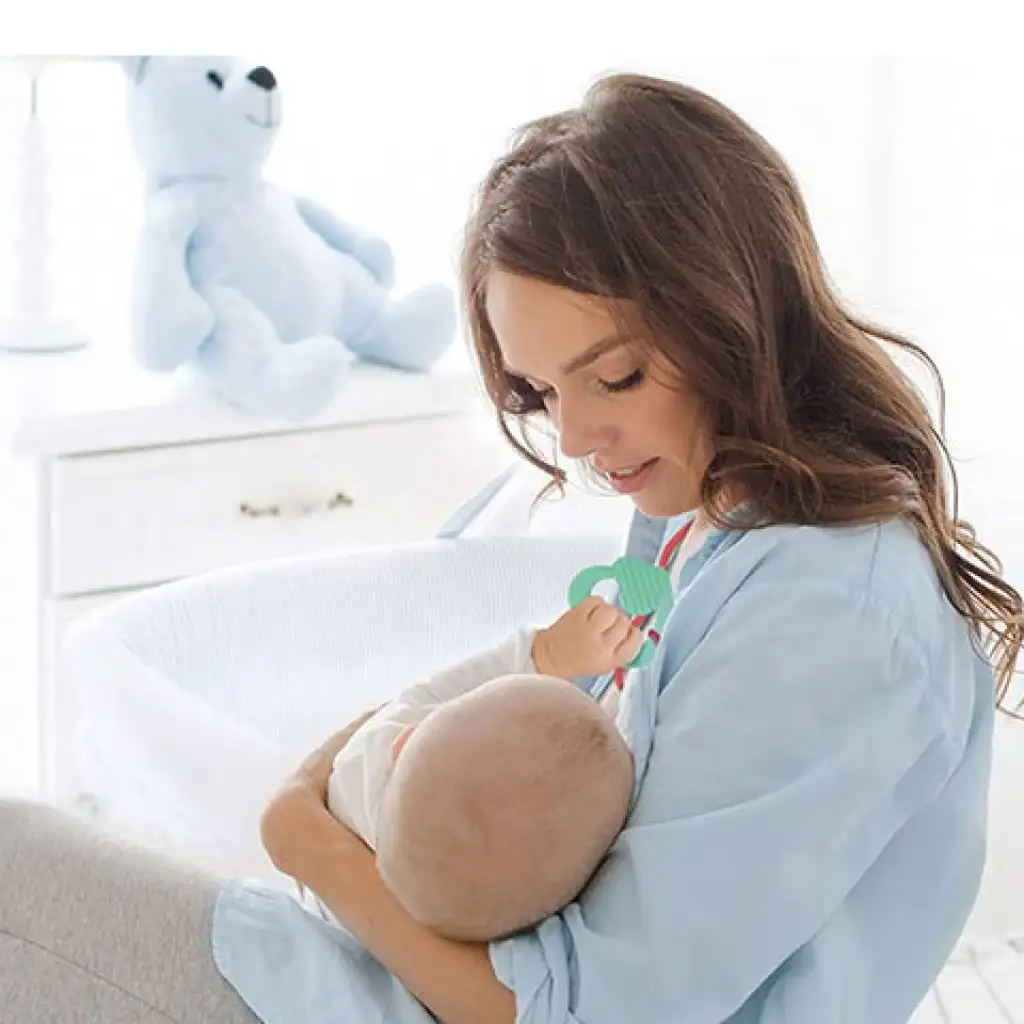 imagen de Manta y babero de conejito - Clementoni baby 3