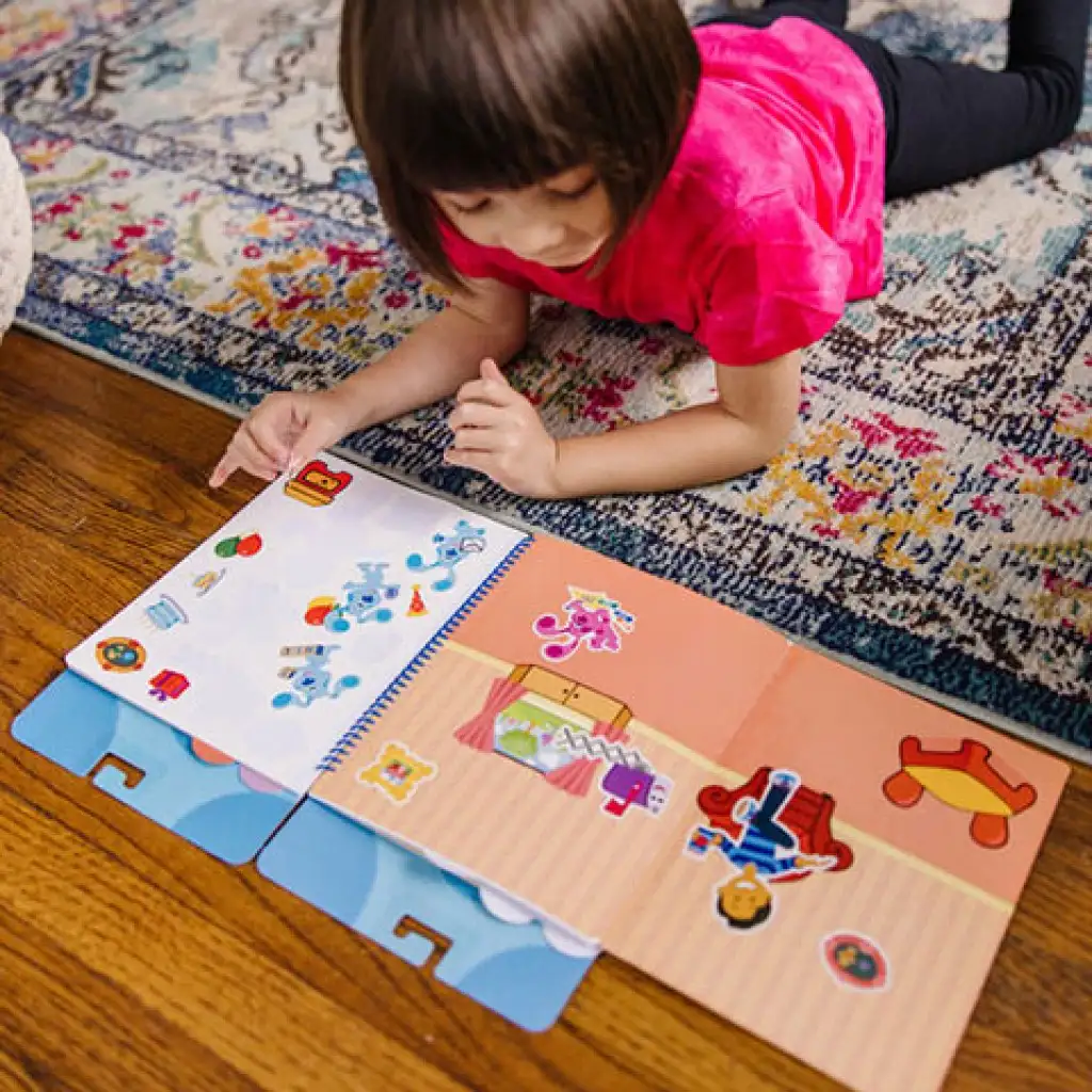 imagen de Melissa & Doug: Cuaderno de pegatinas reutilizables azul 3