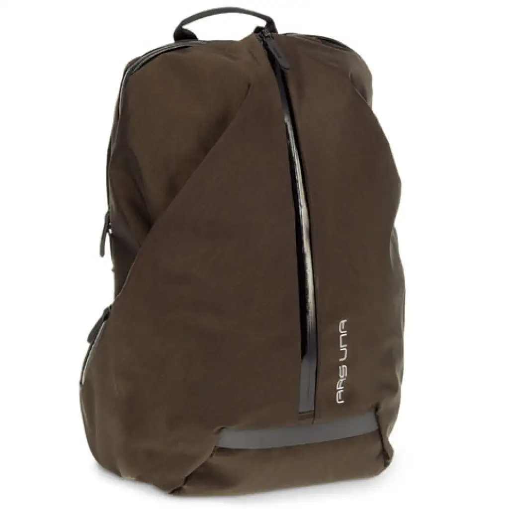 imagen de Mochila de oliva oscura de 17 litros AU12 28x48x14cm 1