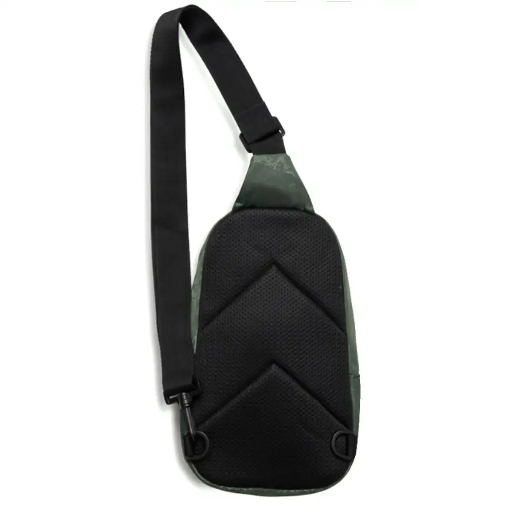 imagen de Mochila escolar con tirantes cruzados con escudo de Fradi 2