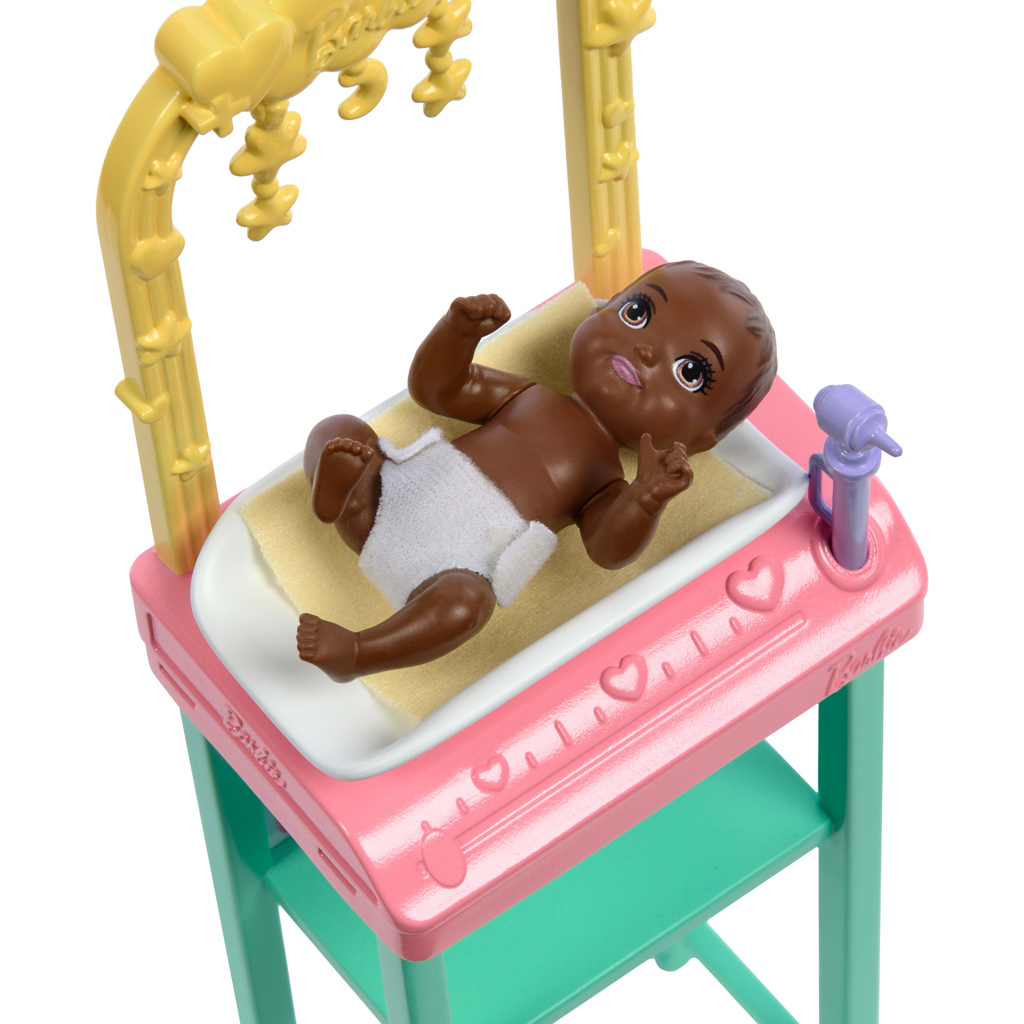 imagen de Muñeca Barbie médico infantil rubia set de juego - Mattel 4