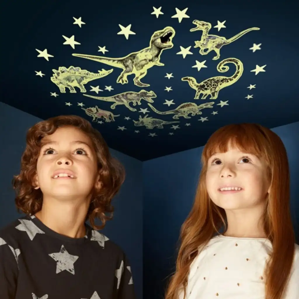 imagen de Paquete de pegatinas fosforescentes de estrellas y dinosaurios 2
