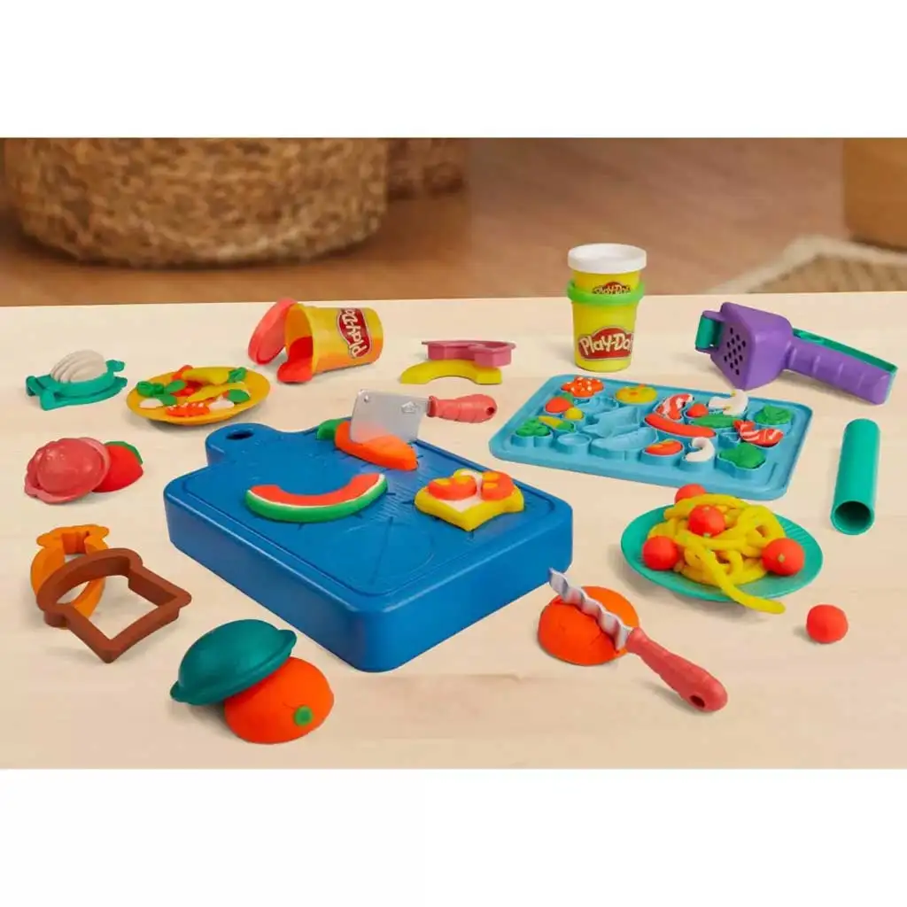imagen de Play-Doh: Little Chef set de plastilina 5 tarros de plastilina y accesorios 255g - Hasbro 3