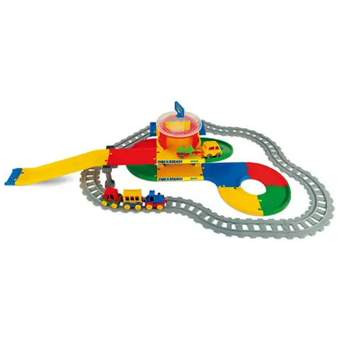 imagen de Play Track vía de tren y aparcamiento 2