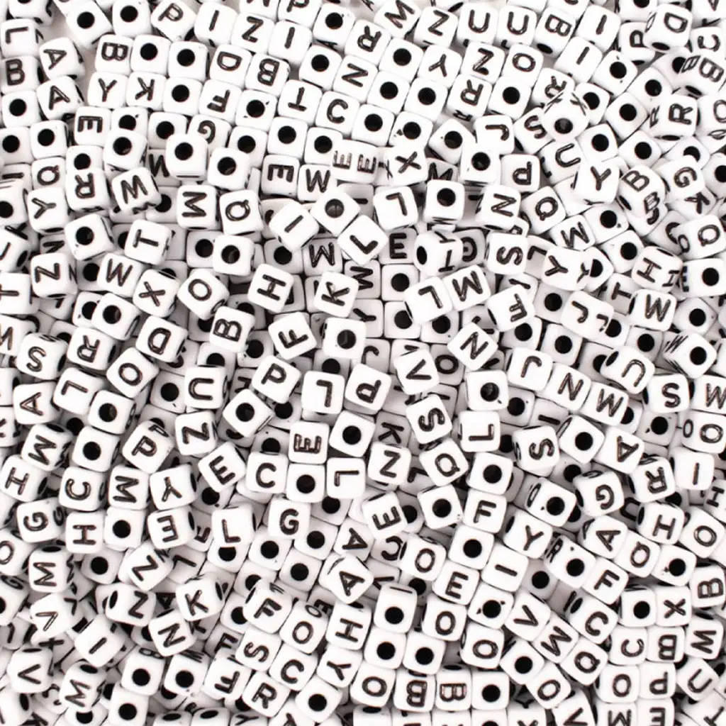 imagen de PlayBox: Paquete de 1000 cuentas de letras mini enhebrables 1
