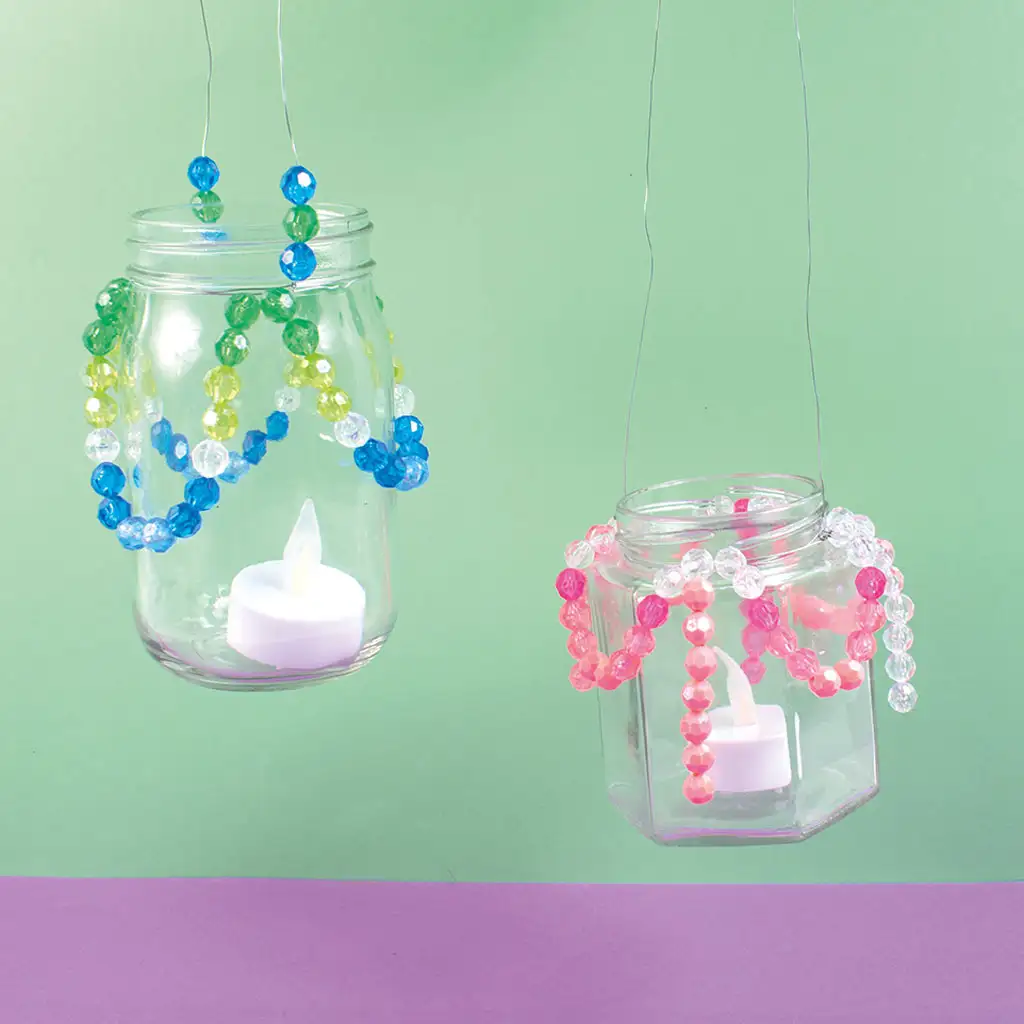imagen de PlayBox: Paquete de 250 cuentas decorativas de plástico coloridas 2