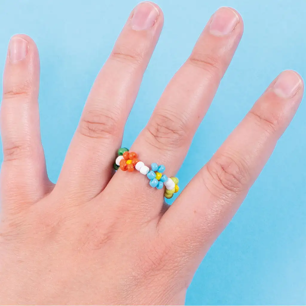 imagen de PlayBox: Perlas de plástico de colores para enhebrar 2-3 mm paquete de 500g 2