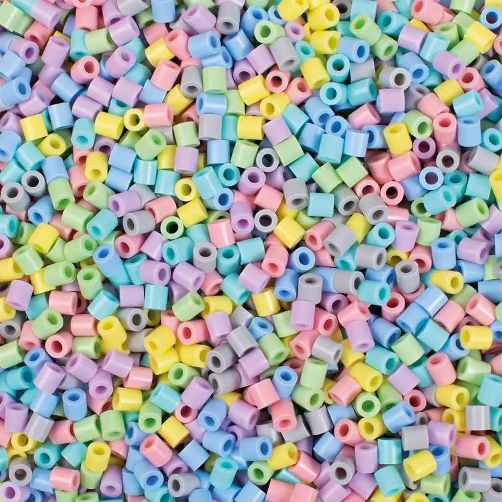 imagen de PlayBox: Perlas planas de 5mm en colores pastel en un cubo de 5.000 unidades 2
