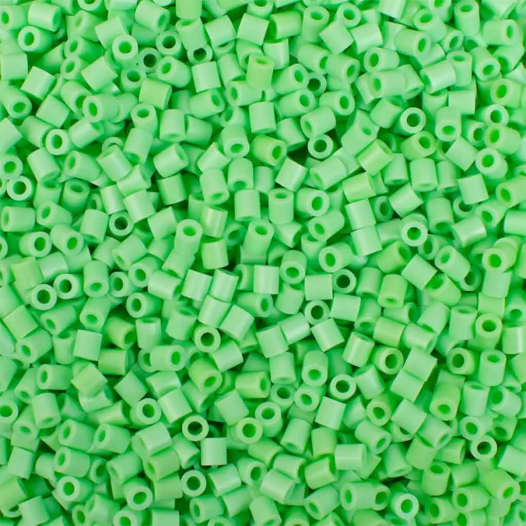 imagen de PlayBox: Perlas planas MIDI de 5 mm en color verde claro, paquete de 6000 unidades 2