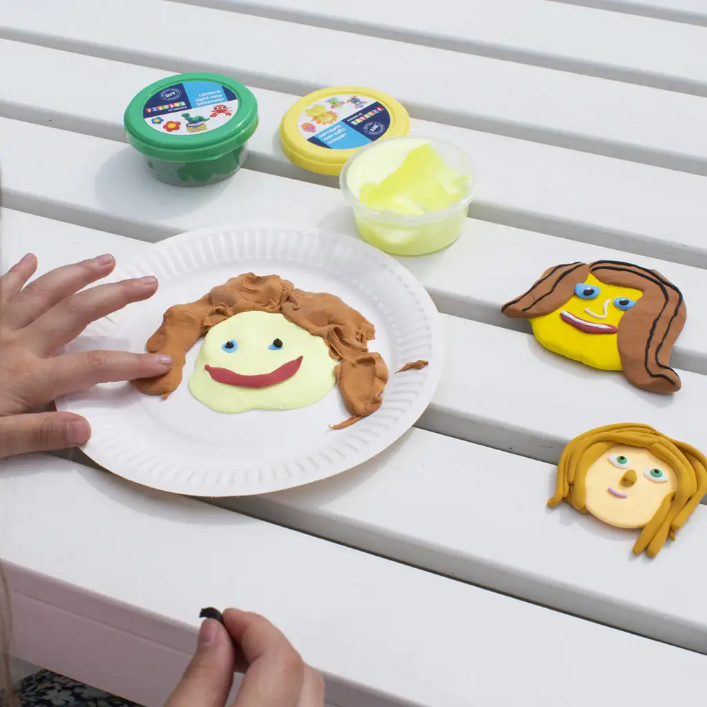 imagen de PlayBox: set de arcilla autosecante de 24 piezas 3