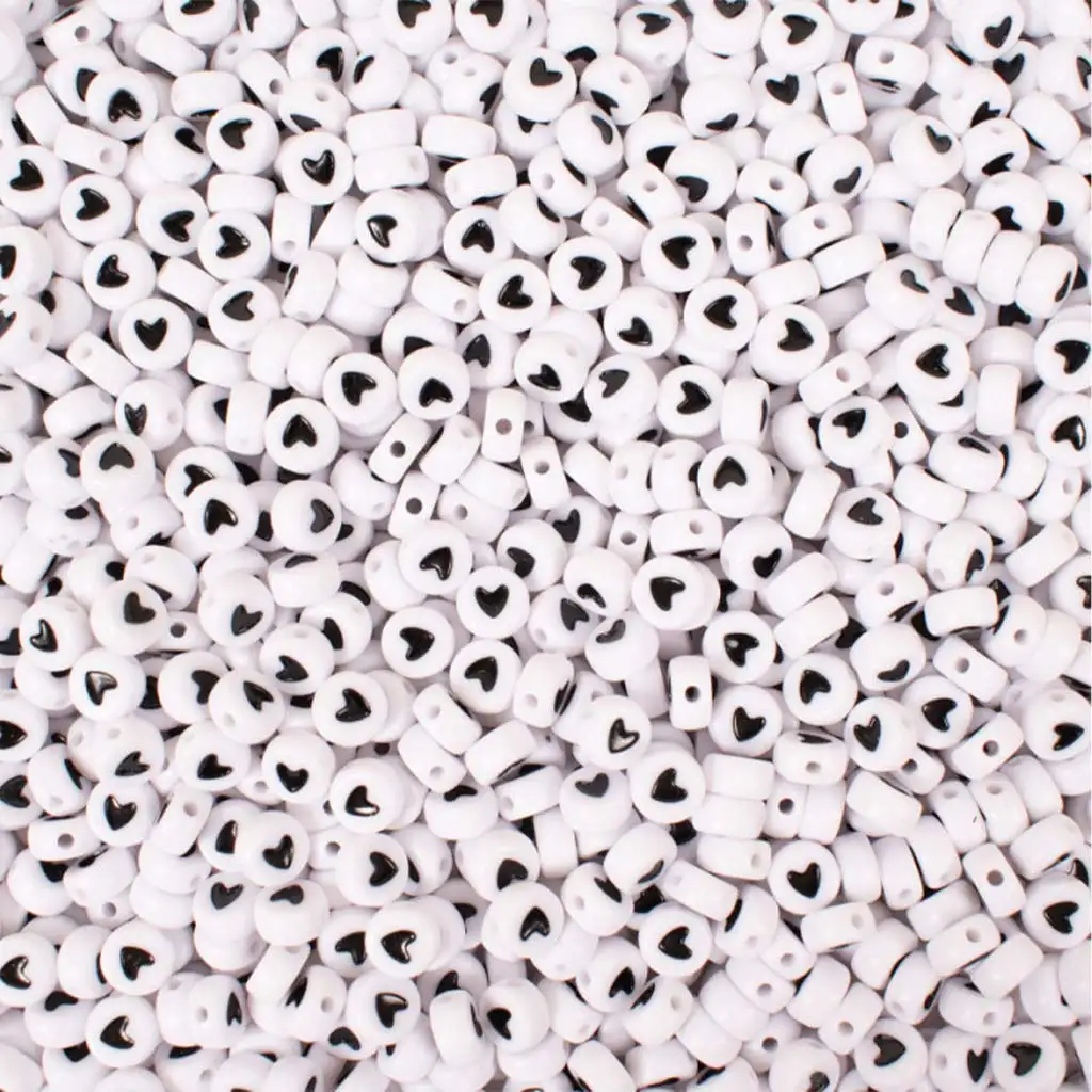 imagen de PlayBox: Set de perlas en forma de corazón de 300 piezas de 7 mm 1