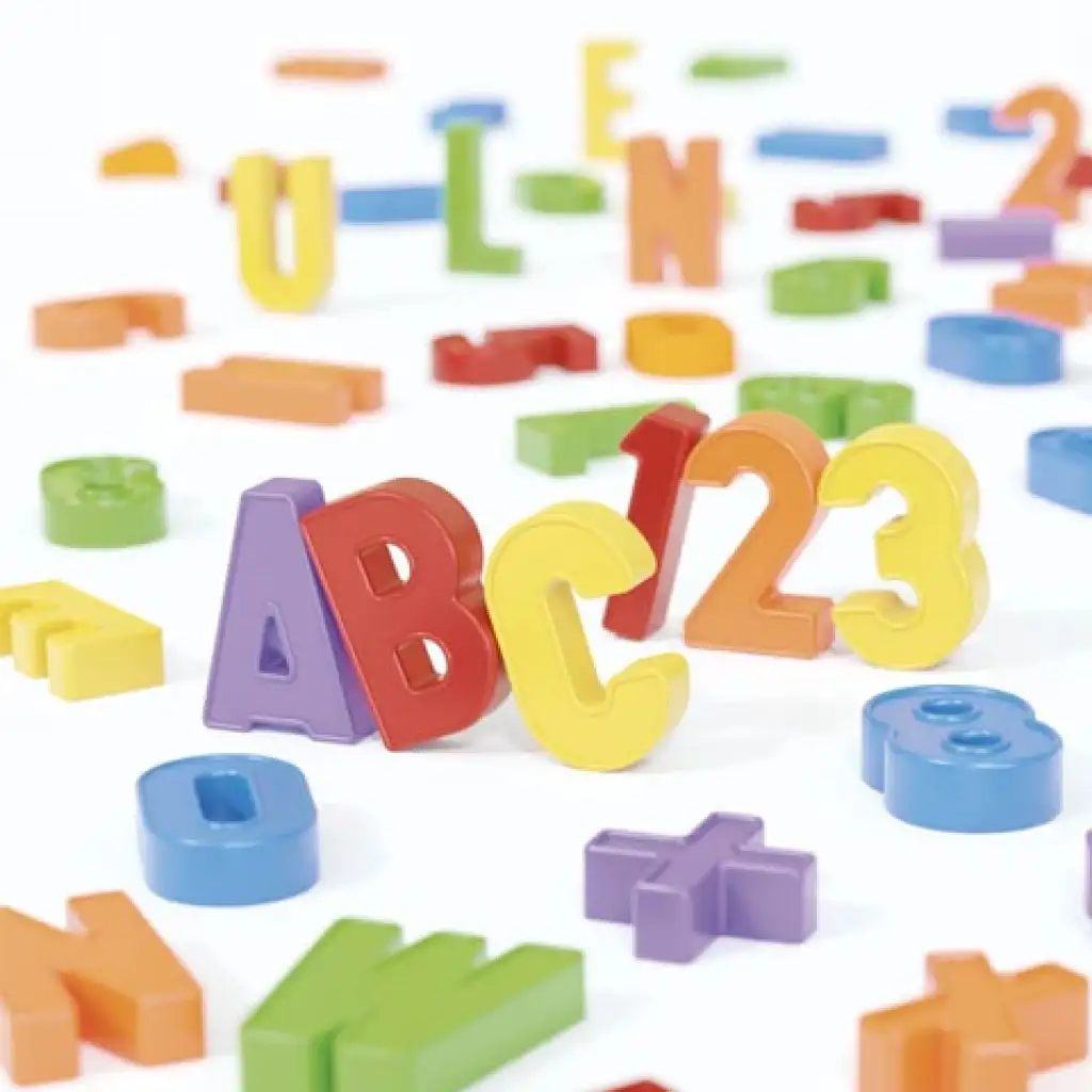 imagen de Quercetti: conjunto de imanes ABC + 123 de 106 piezas 2