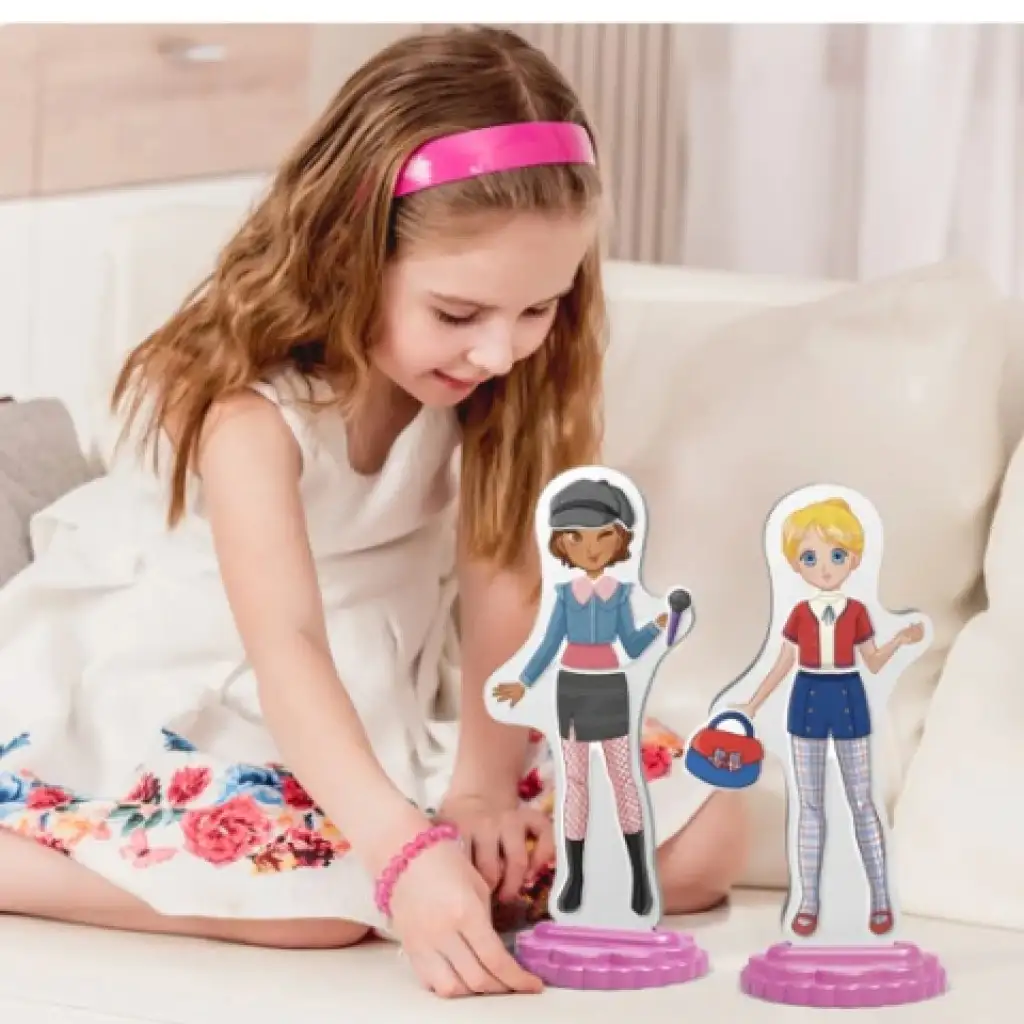 imagen de Quercetti: Juego de vestir muñecas magnéticas - Mejores amigas 3