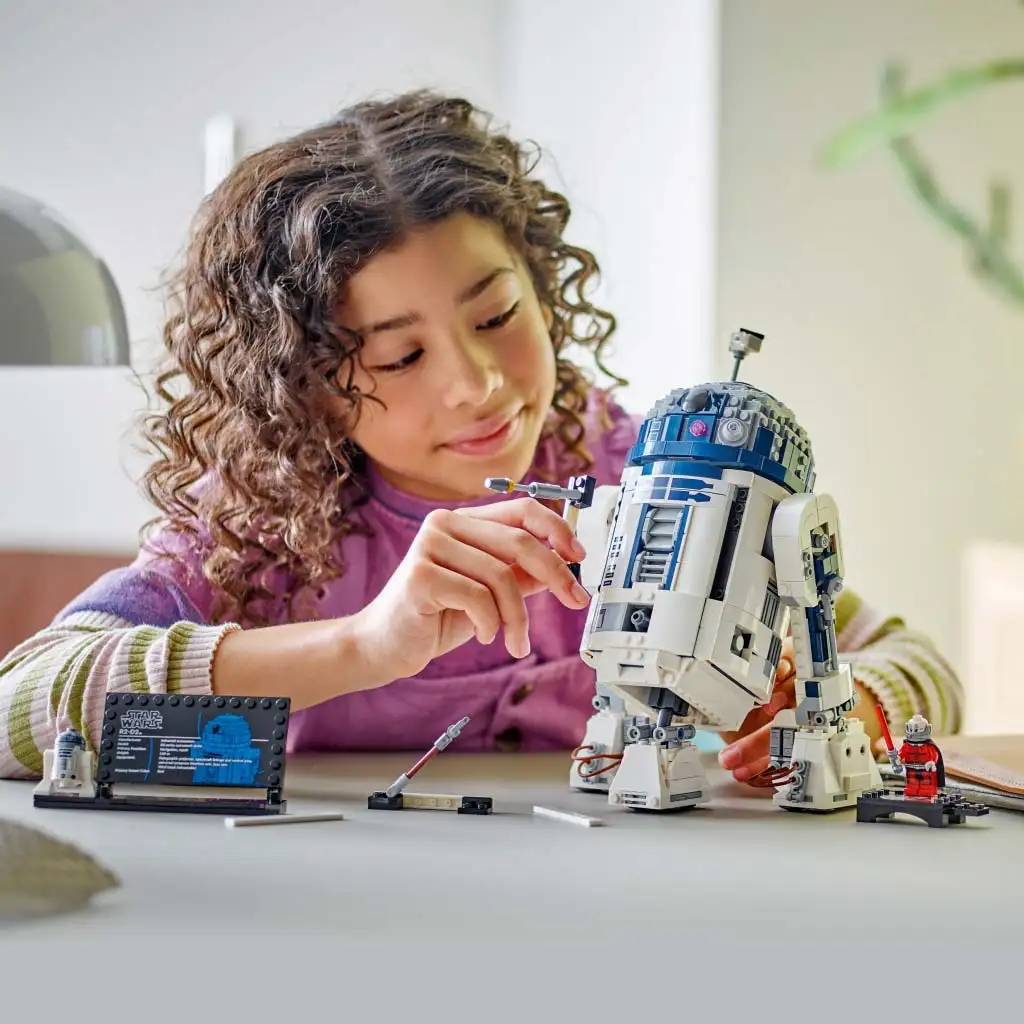 imagen de LEGO® Star Wars™: R2-D2™ (75379) 5