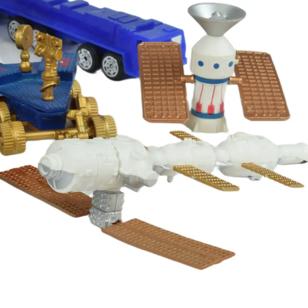 imagen de Space Team: Conjunto de juego espacial con vehículos, satélites y accesorios 3