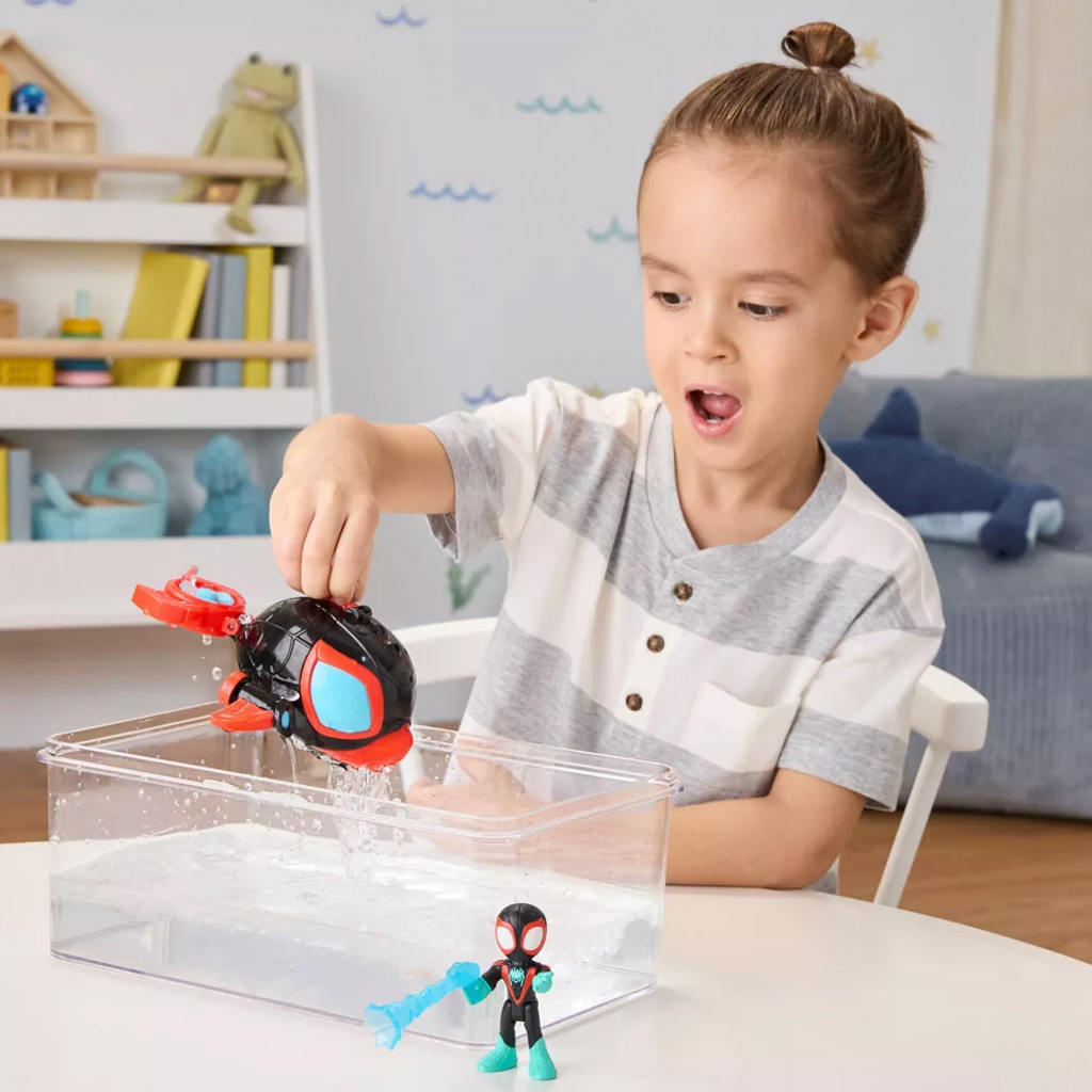 imagen de Spidey y Sus Asombrosos Amigos: Figuras Waterwebs y Vehículos de Cambio de Color - Spin Dolphin - Hasbro 4