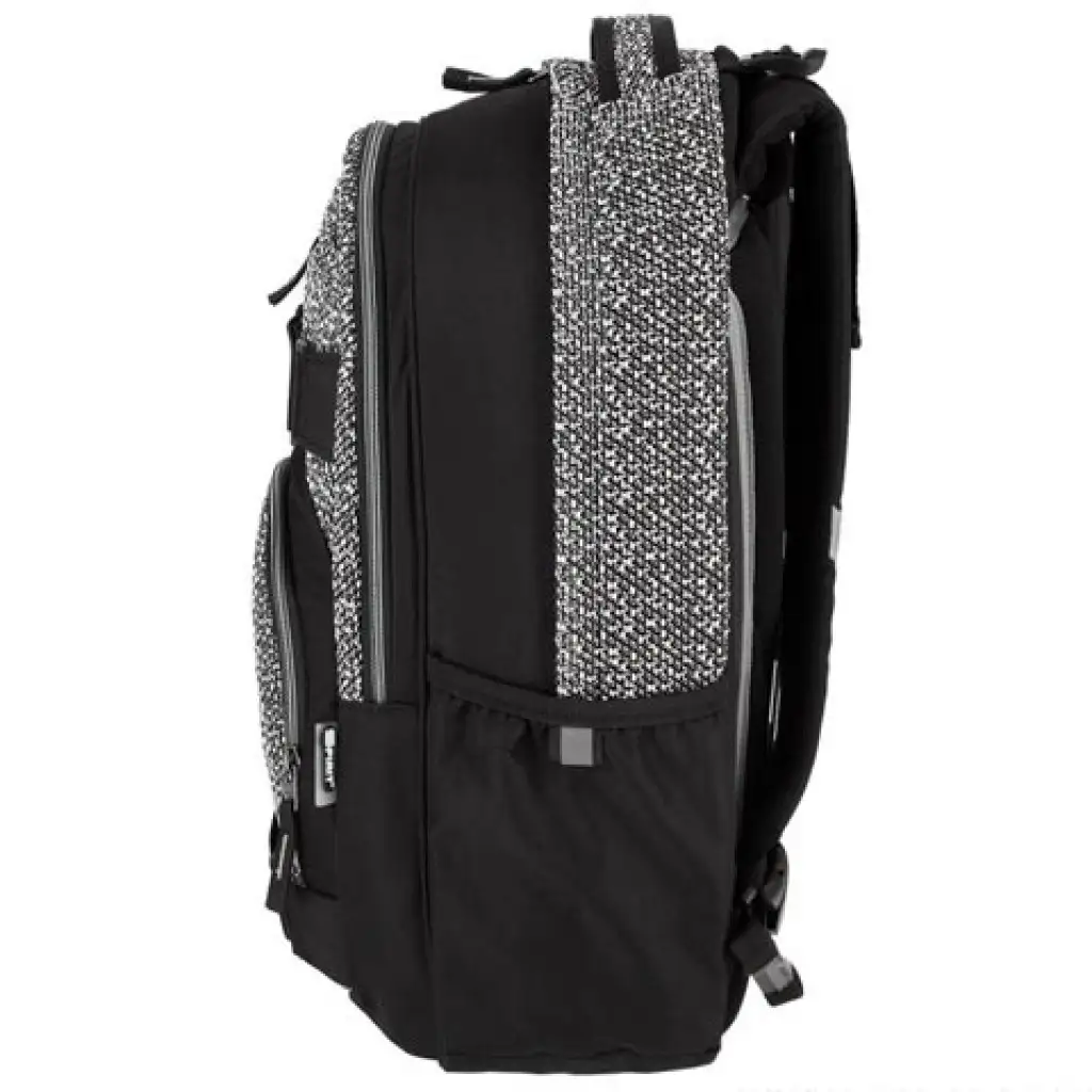 imagen de Spirit: Mochila escolar negra-blanca con forma redondeada 46x32x19cm 2