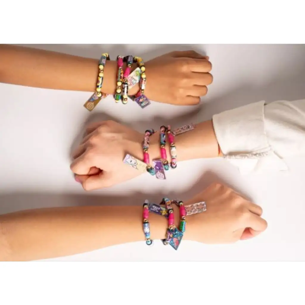 imagen de Sticki Rolls: Pulsera sorpresa con pegatinas en cápsula 3