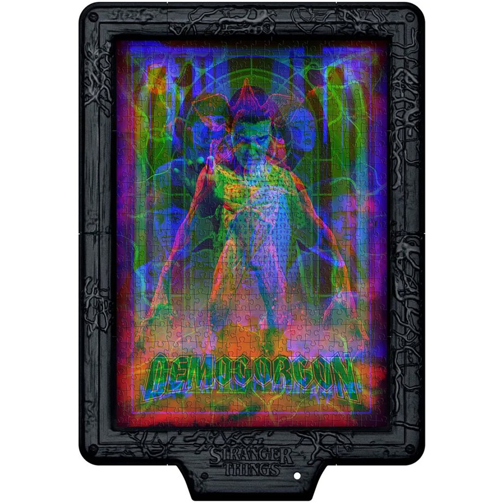 imagen de Stranger Things: Caza del Demogorgon puzzle de 520 piezas con marco y luz LED RGB - Clementoni 2