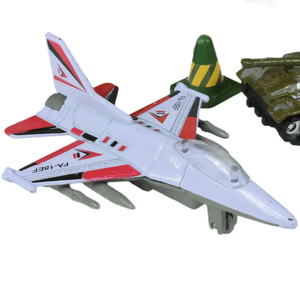 imagen de Super Army: Set de juego militar con vehículos de metal y avión de fricción en dos versiones 10