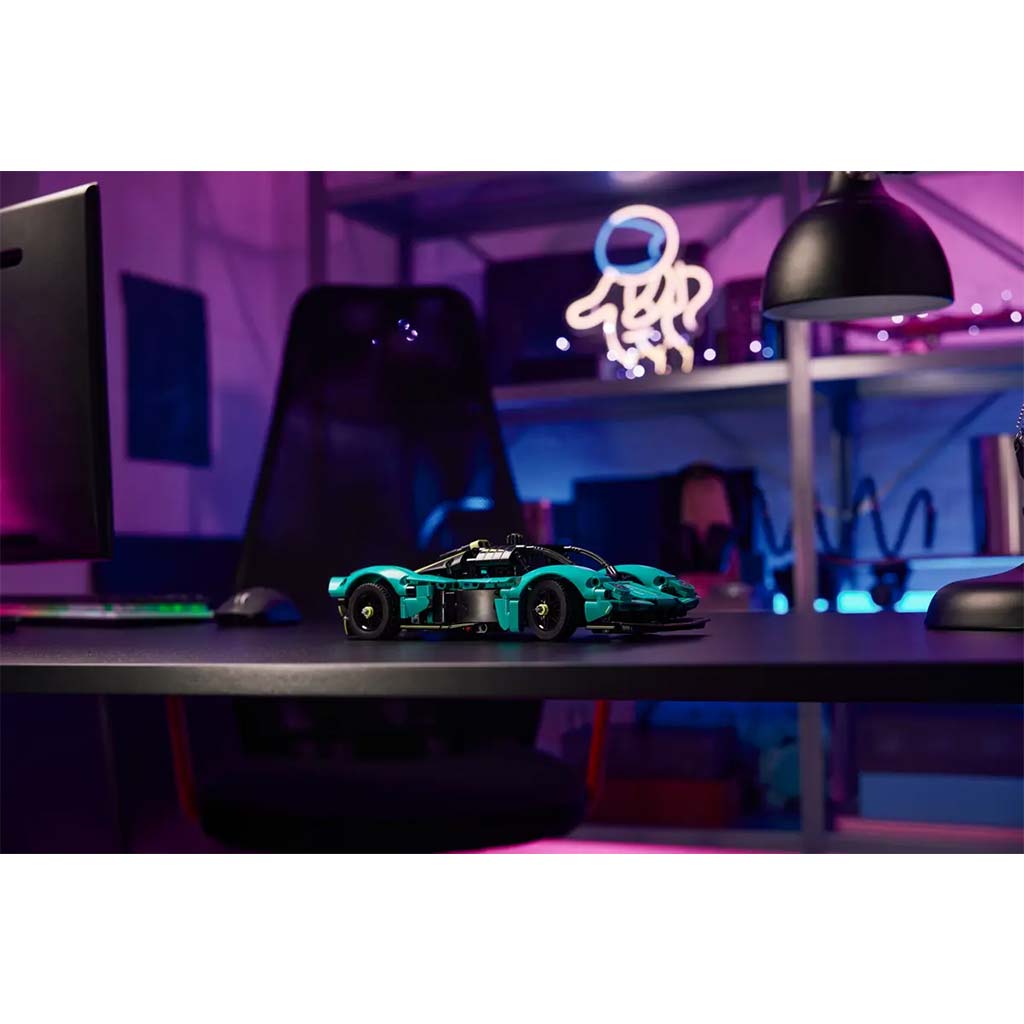 imagen de LEGO® Technic: Aston Martin Valkyrie (42208) 8