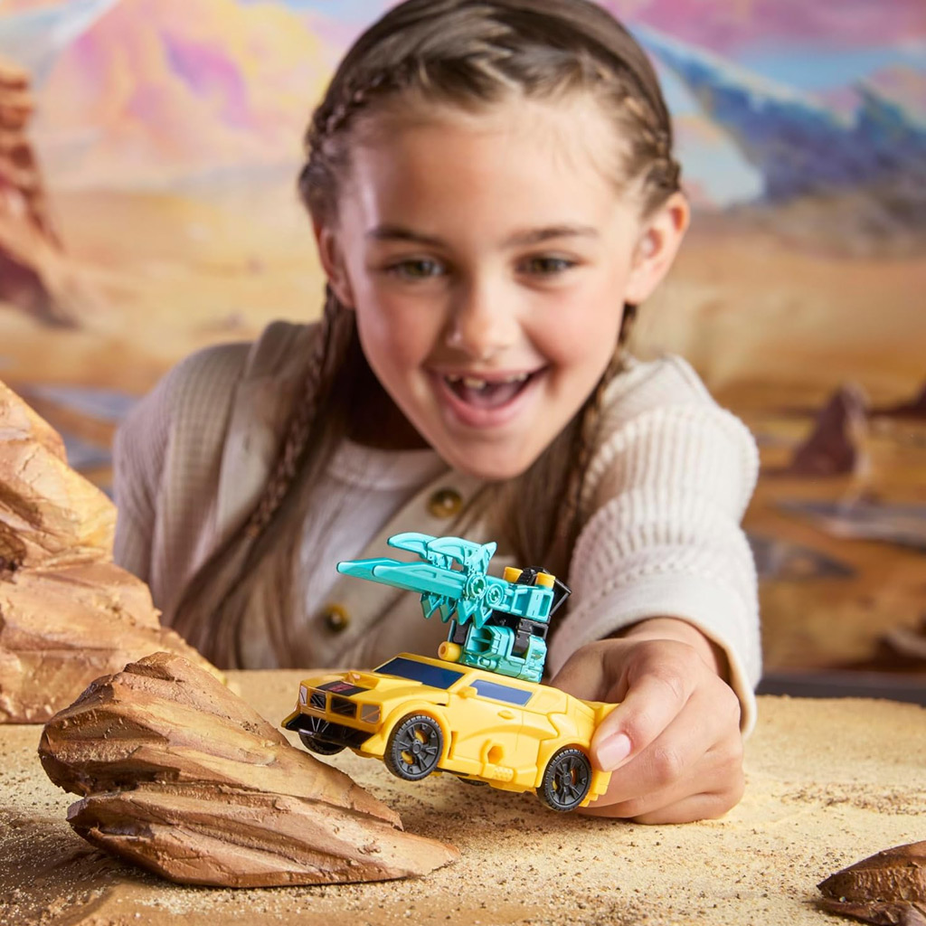 imagen de Transformers Cyberworld: Bumblebee figura de robot transformable - Hasbro 4
