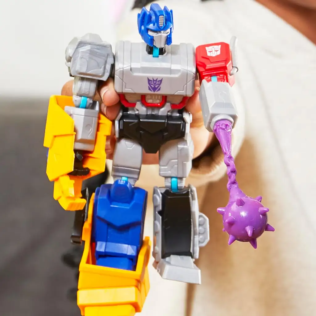 imagen de Transformers: Mix Mashers Optimus Prime figura de robot con accesorios - Hasbro 3