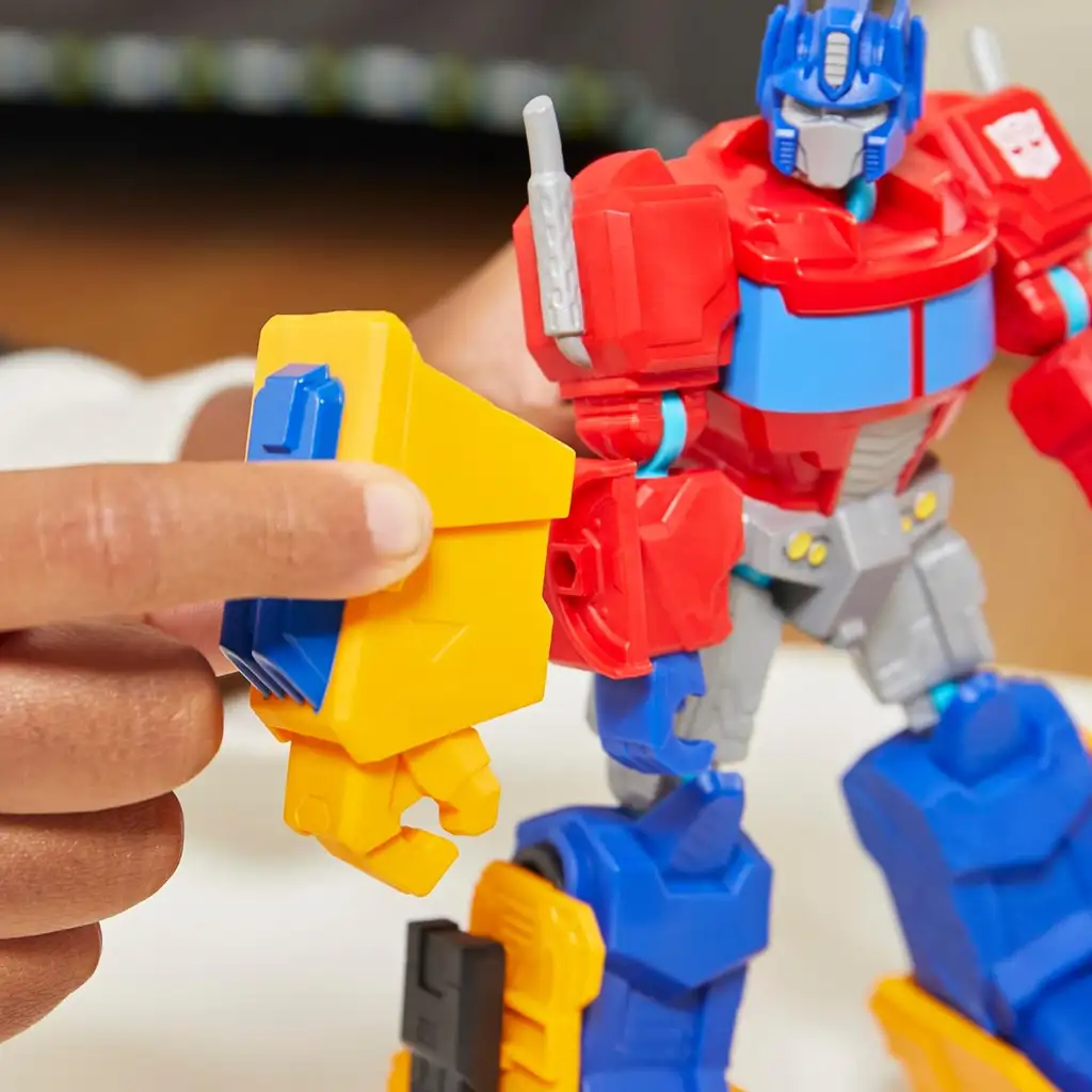 imagen de Transformers: Mix Mashers Optimus Prime figura de robot con accesorios - Hasbro 4