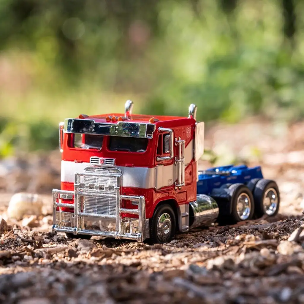 imagen de Transformers: Optimus Prime T7 modelo de camión de metal 1/32 - Simba Toys 7