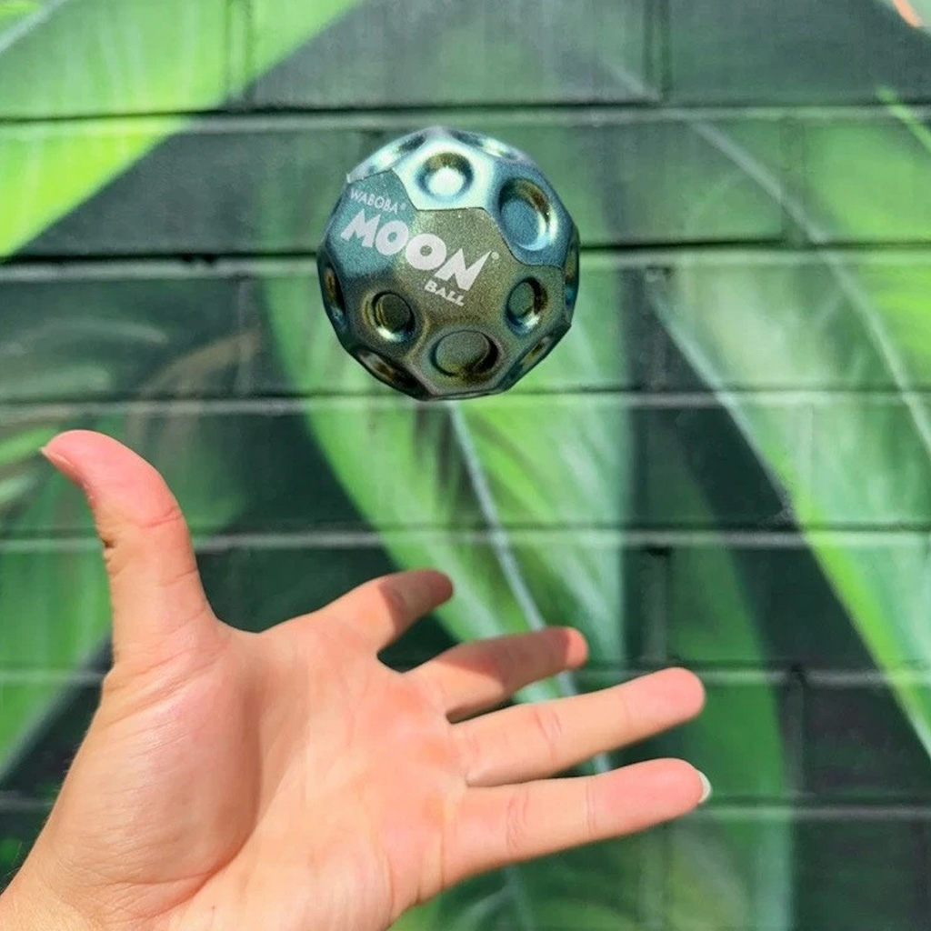 imagen de Waboba: Metallic Moon pelota de rebote en varias versiones 3