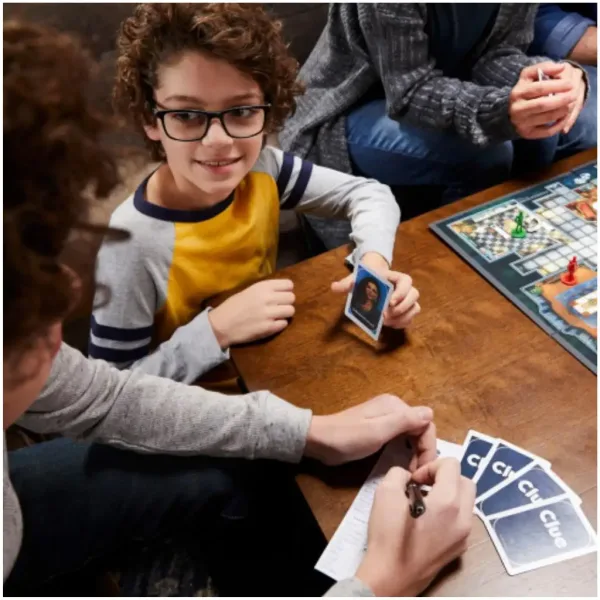 imagen de Cluedo - Clásico juego de mesa de detectives de crímenes - Hasbro 3