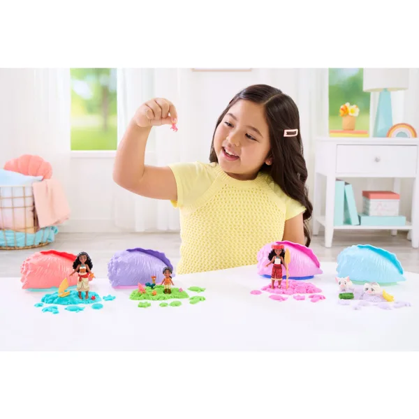 imagen de Disney Princesas: Vaiana mini sorpresa con figura de arrecife - Mattel 4