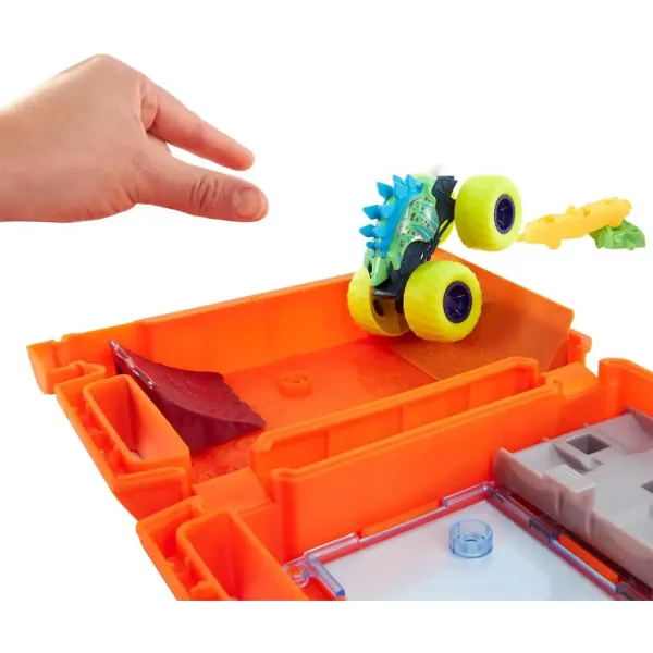 imagen de Hot Wheels Monster Trucks: Juego de garra de gasolina - Mattel 3