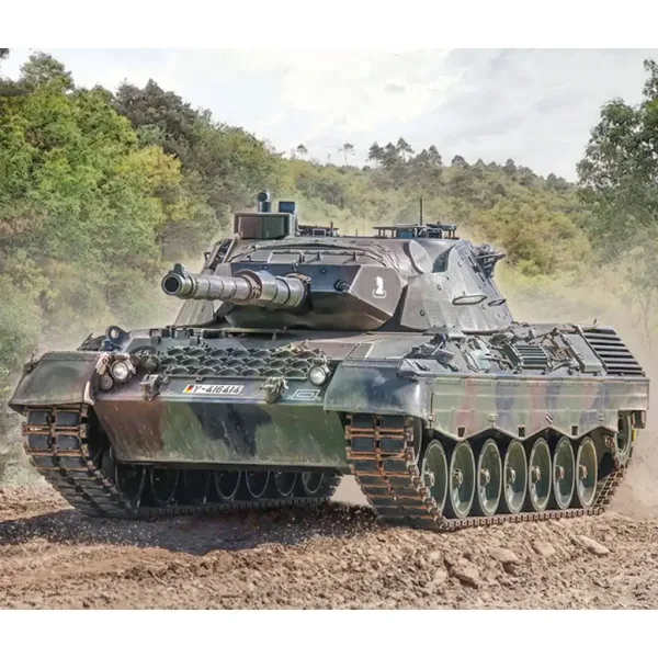 imagen de Italeri 1/35 Leopard 1A5 tanque modelo 9