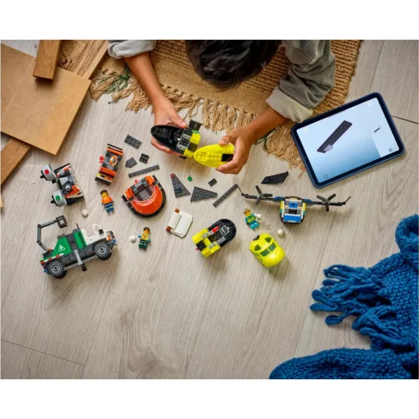 imagen de LEGO® City: Avión, camión con pluma y vehículo de aire remix (60505) 5