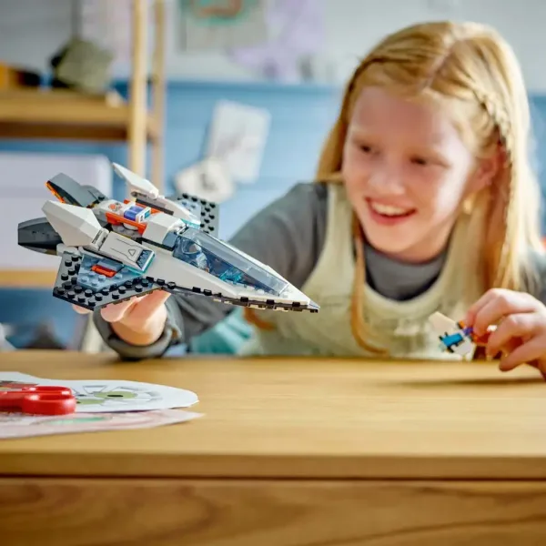 imagen de LEGO® City: Nave espacial interestelar (60430) 4