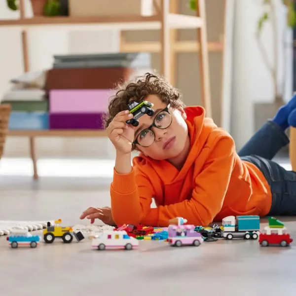imagen de LEGO® Classic: Vehículos creativos (11036) 4