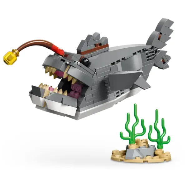 imagen de LEGO® Creator: Tiburón peligroso con cofre del tesoro (31381) 3